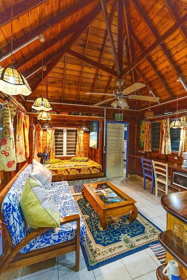 Pensjonat Heimanarii'S Lodge - Fare Miti Haapiti